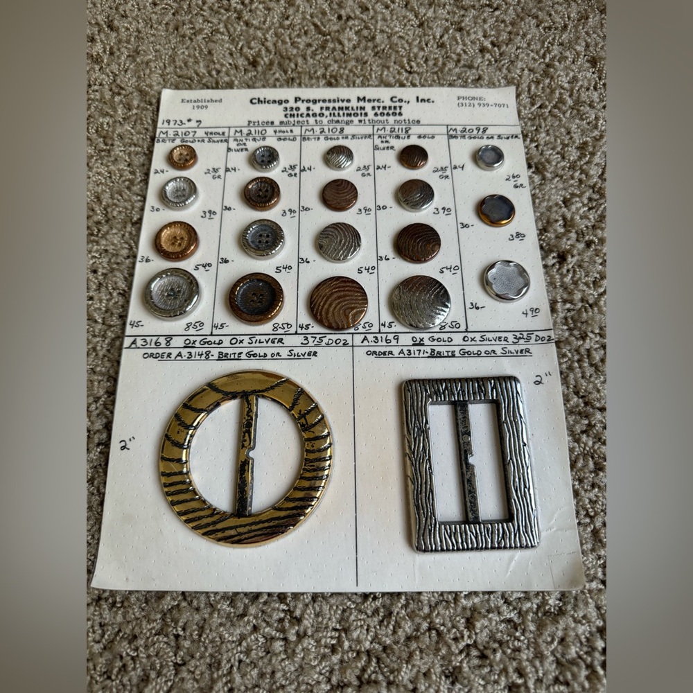 Salesman sample cards vintage buttons mixed colors metal‎ Chicago buckle